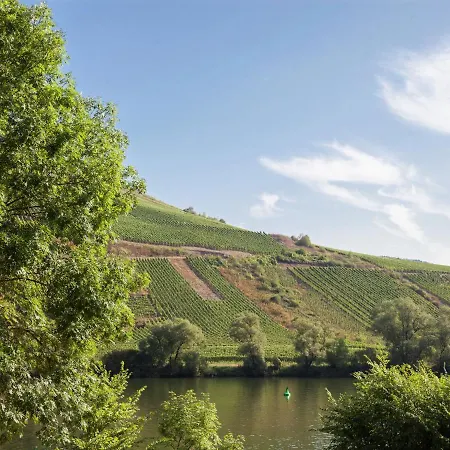 Spacious In Near River Mosel Hébergement de vacances *
