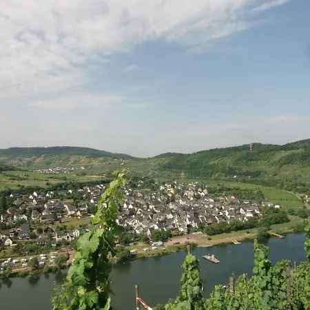 Spacious In Near River Mosel