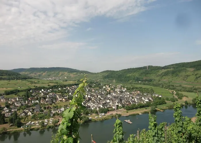 Spacious In Near River Mosel